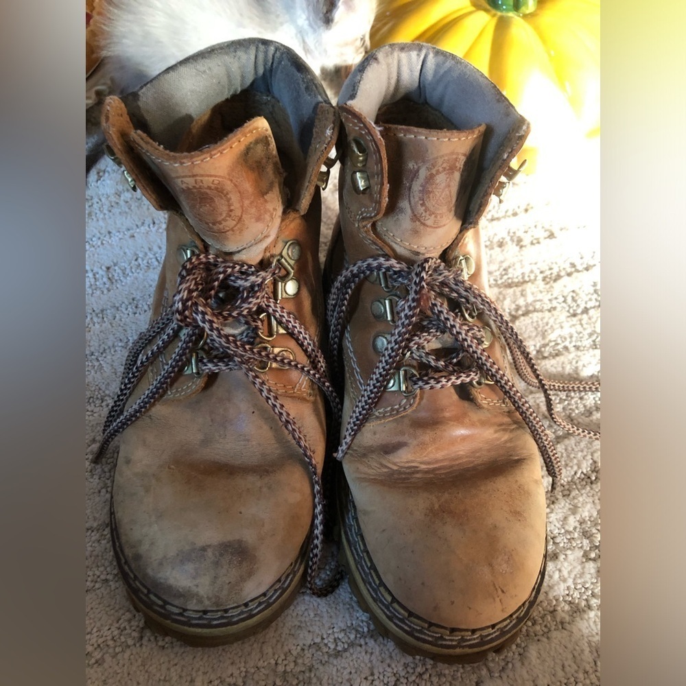 Candies vintage boots size 6